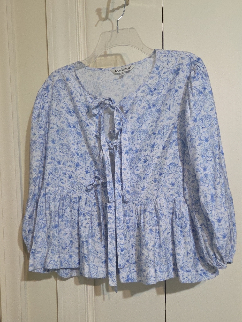 Adorable DAVI & DANI Blue and White Floral Tie-Front Peplum Blouse